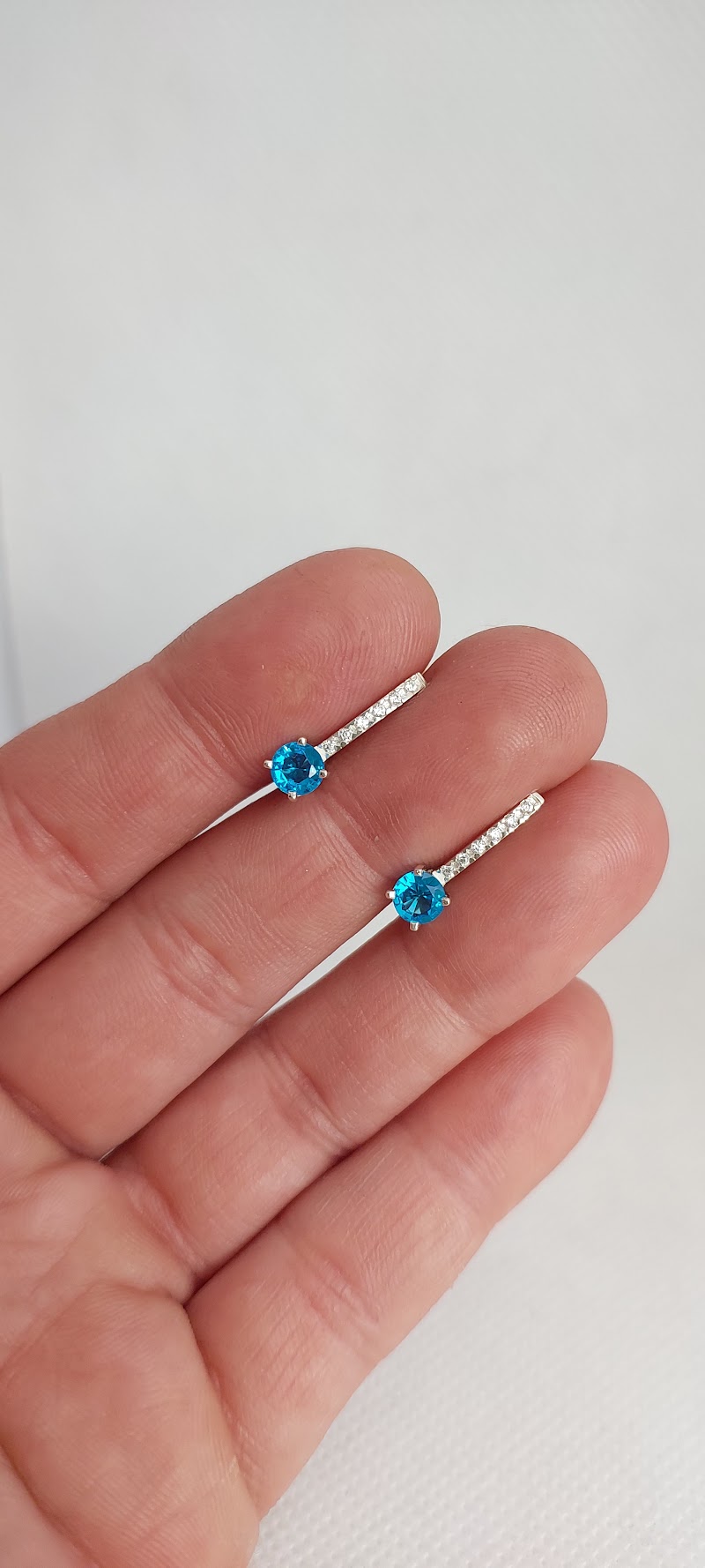Сріблясті сережки з блакитним кристалом зі срібла 925 — фото 4