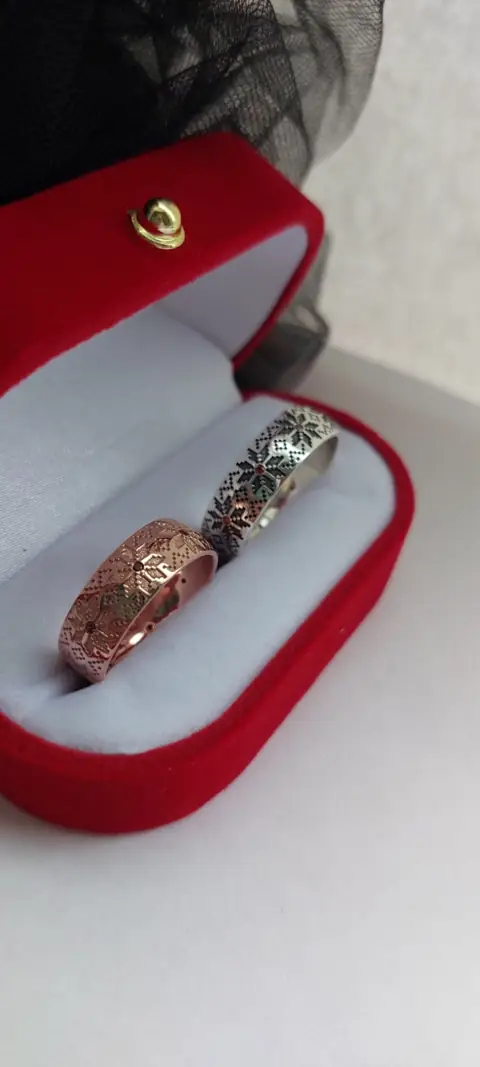 Каблучка «Вишиванка з позолотою» зі срібла 925 — фото 2