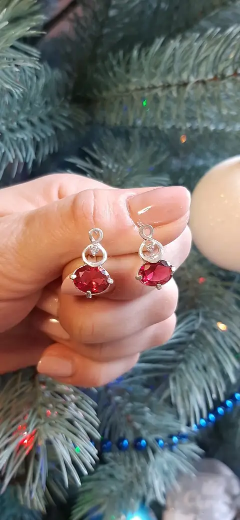 Сережки із каменем