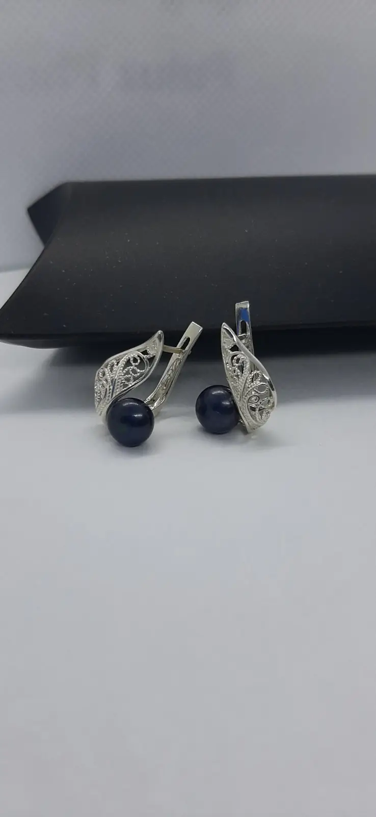 Сережки з чорним каменем зі срібла 925