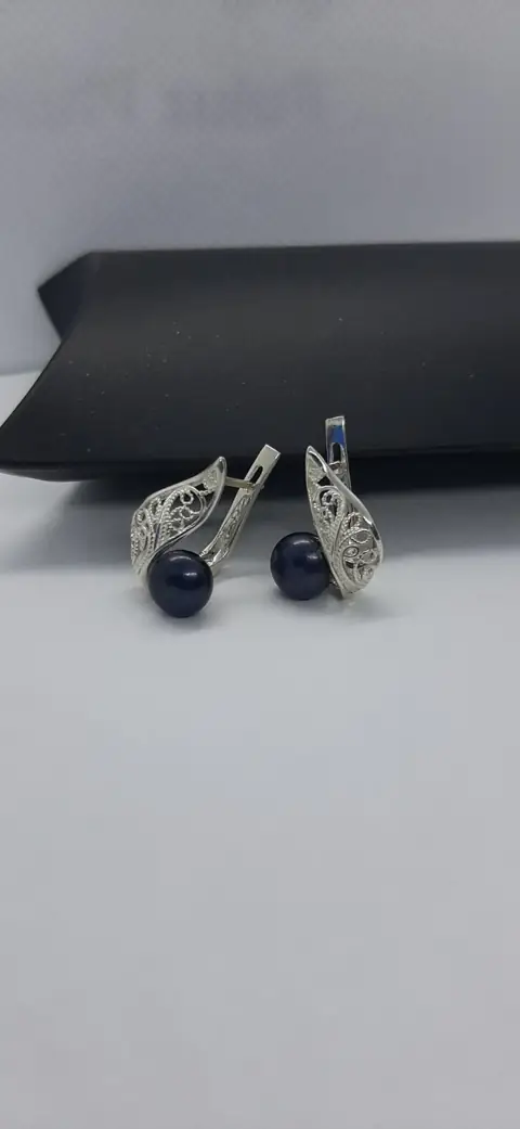 Сережки з чорним каменем