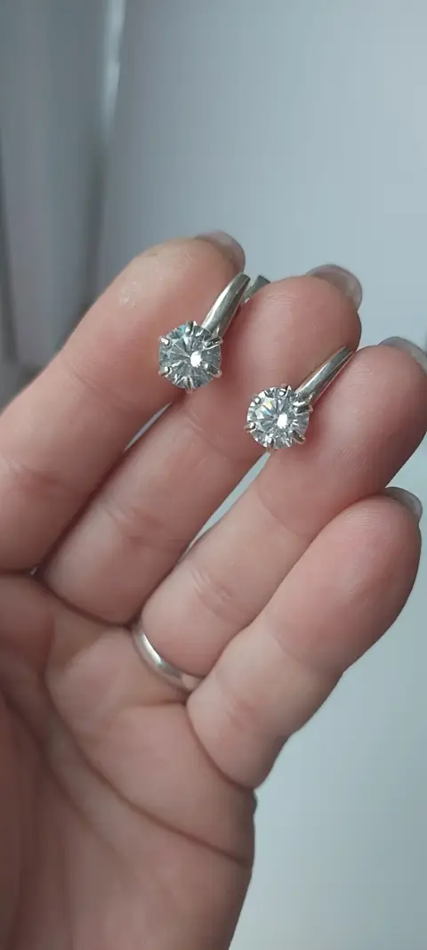 Сережки з каменем