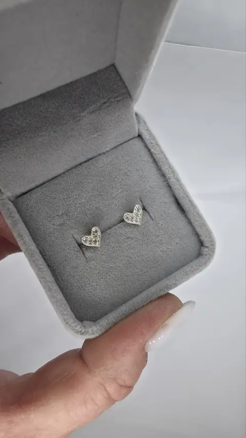 Сережки «Сердечко з к камінцями» зі срібла 925 — фото 3