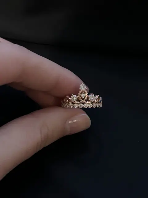 Інкрустована корона з позолотою