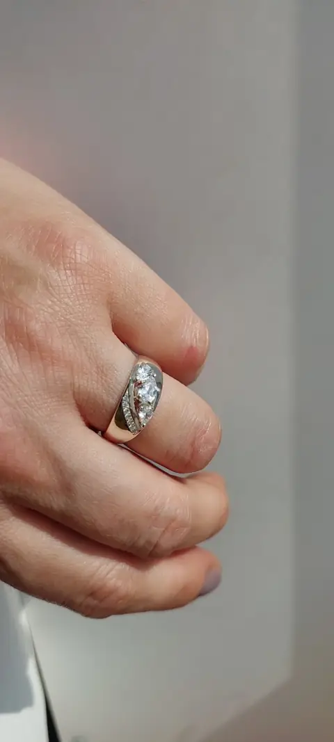 Кільце з прозорим камінням зі срібла 925 — фото 4
